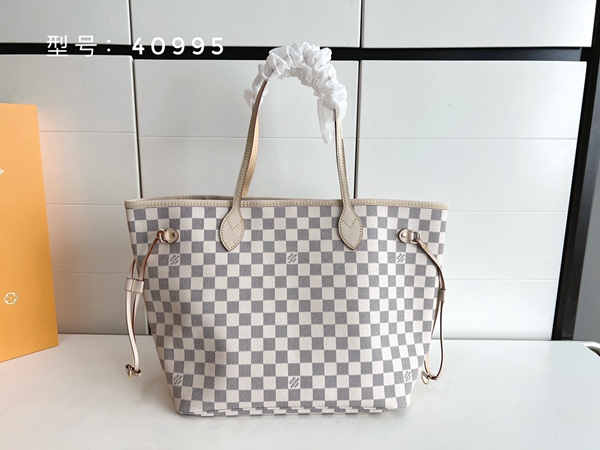 ルイヴィトンバッグ正面デザイン